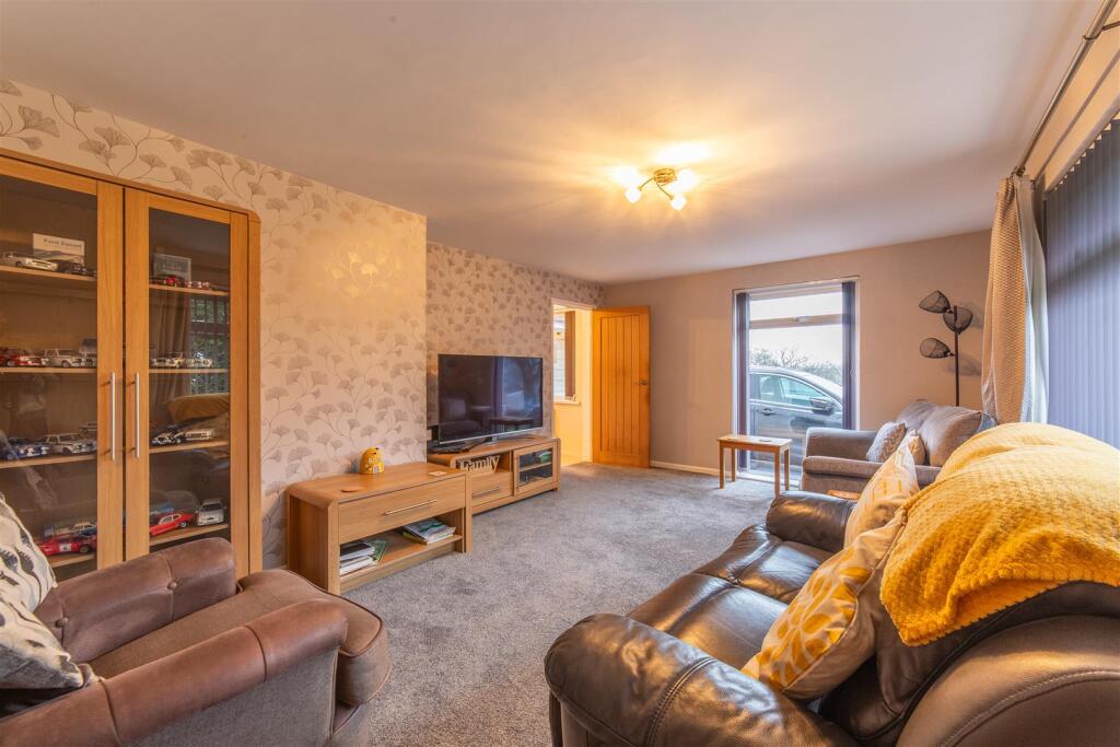 136 Edlogan Way-34.jpg