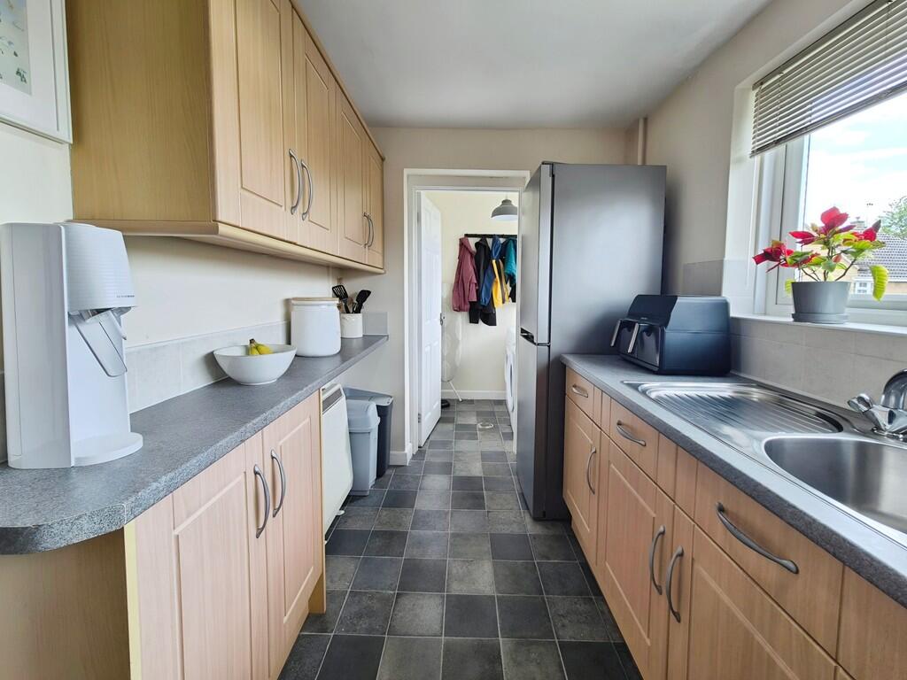 4cedaa7a-10000285...