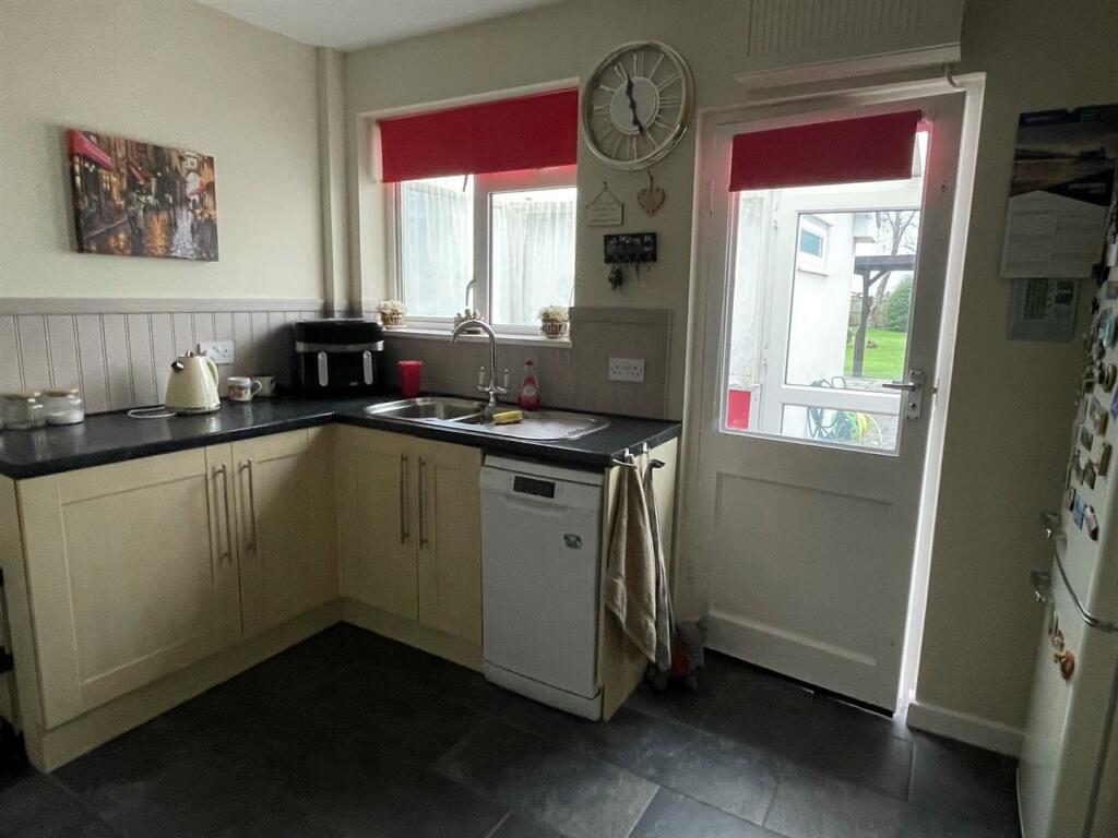 Kitchen..jpg