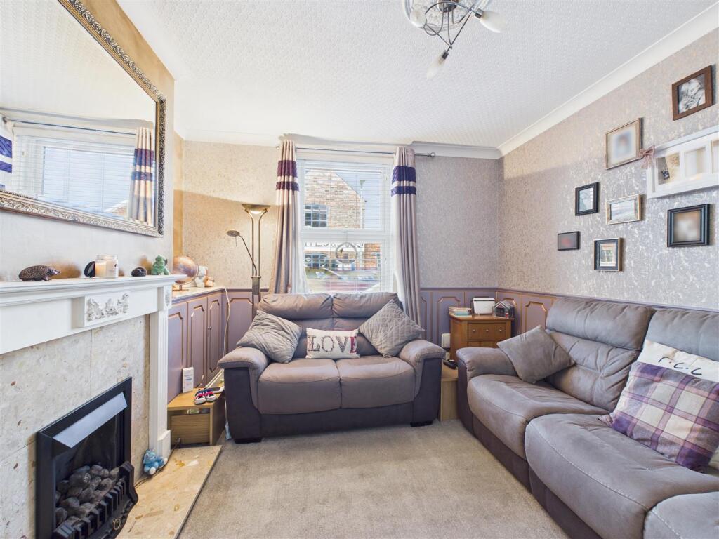 SITTING ROOM