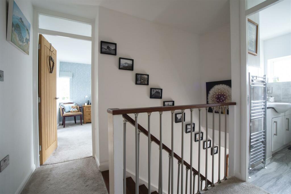 Upstairs hall.jpg