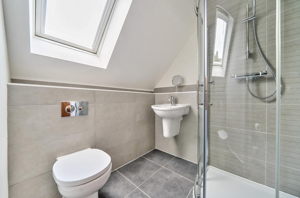 1298488-23-683738...