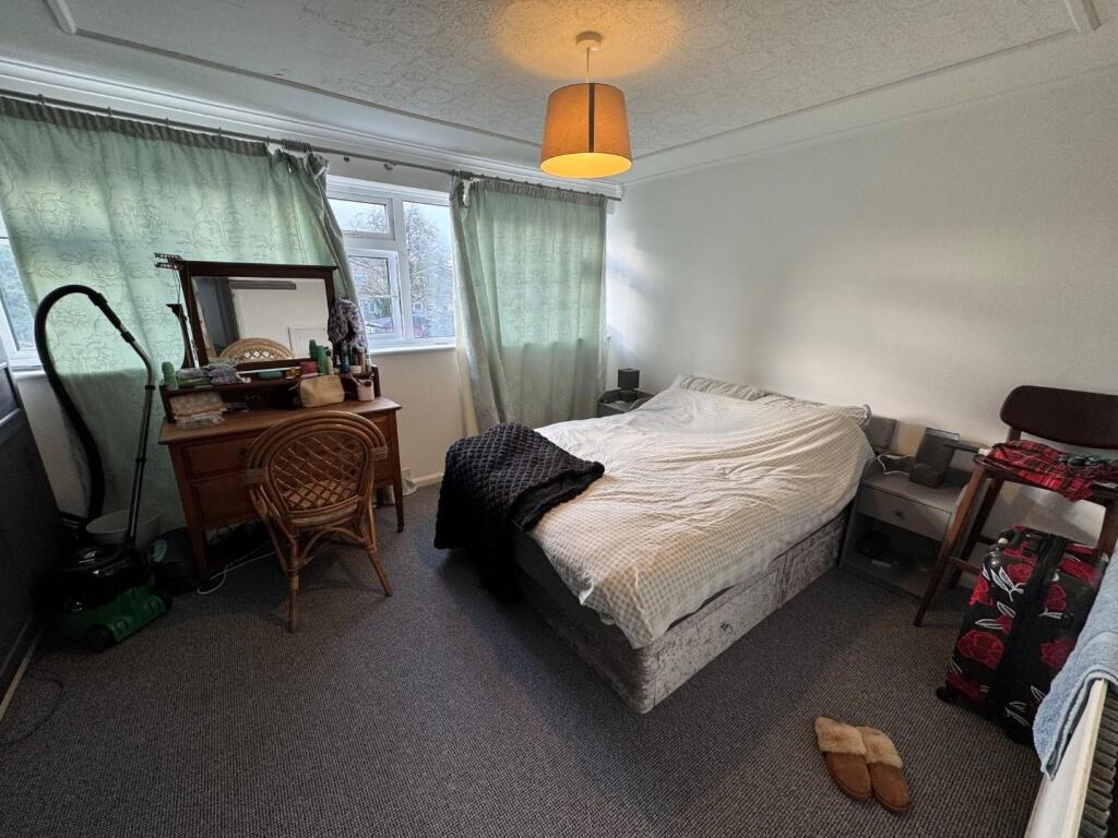 bed 1.jpg