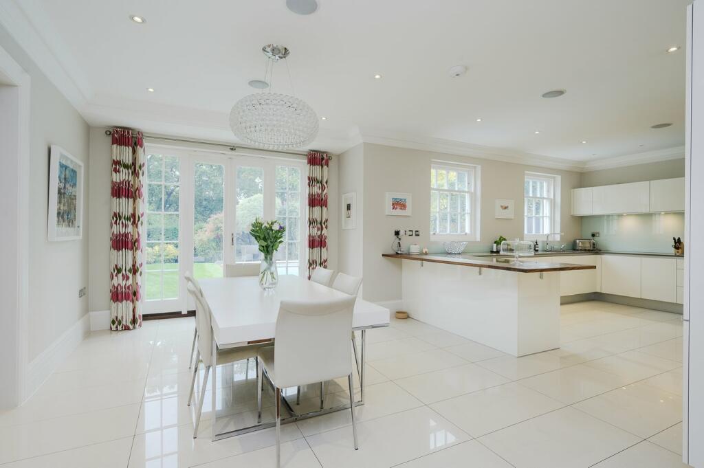 Breakfast Room