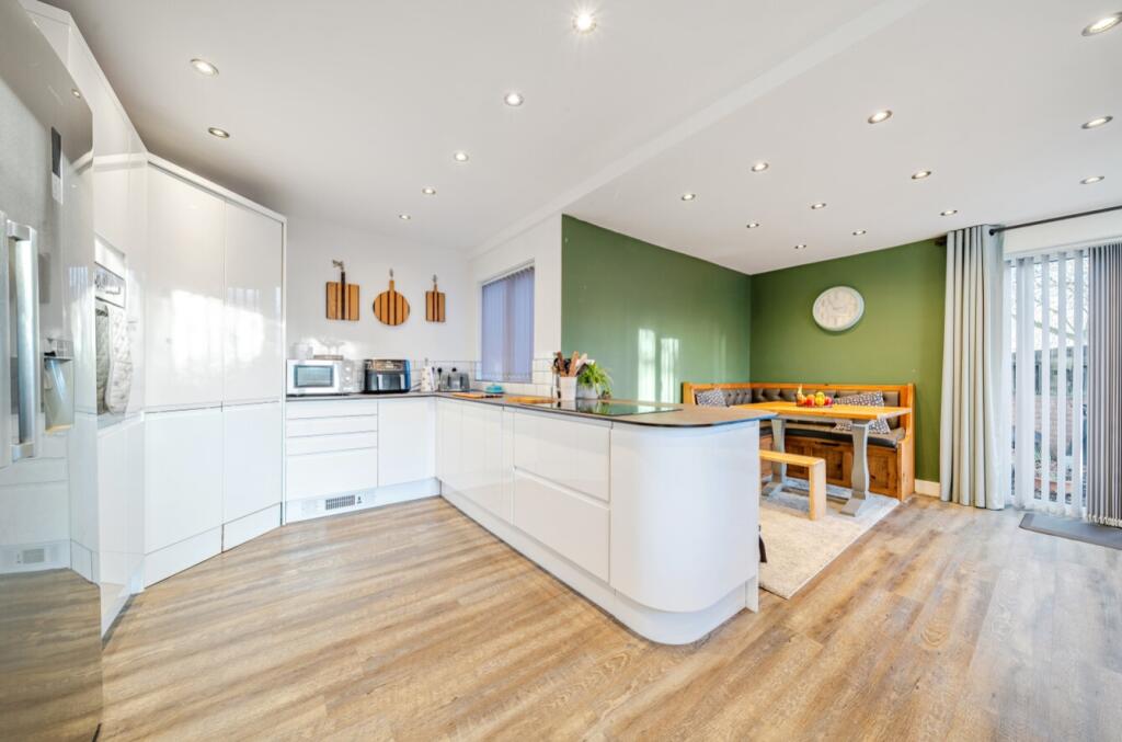 1396356-17-695eb1bd50368