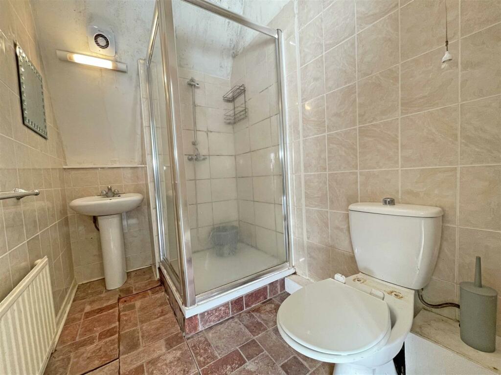 North Road East 94 Shower Room.jpg