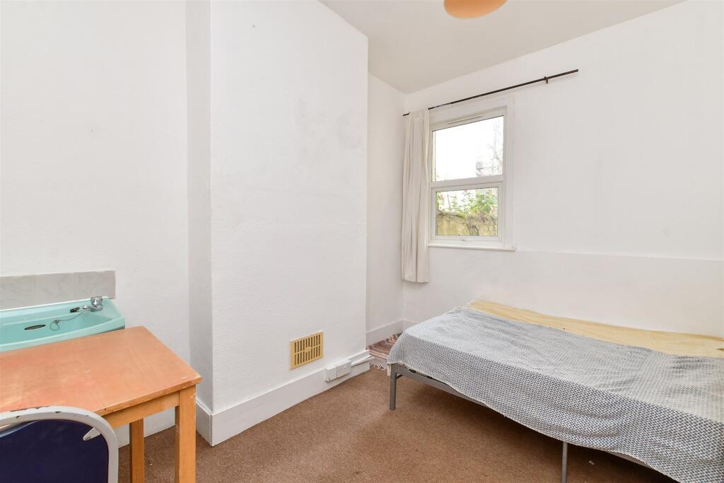 Office/ Bedroom 4