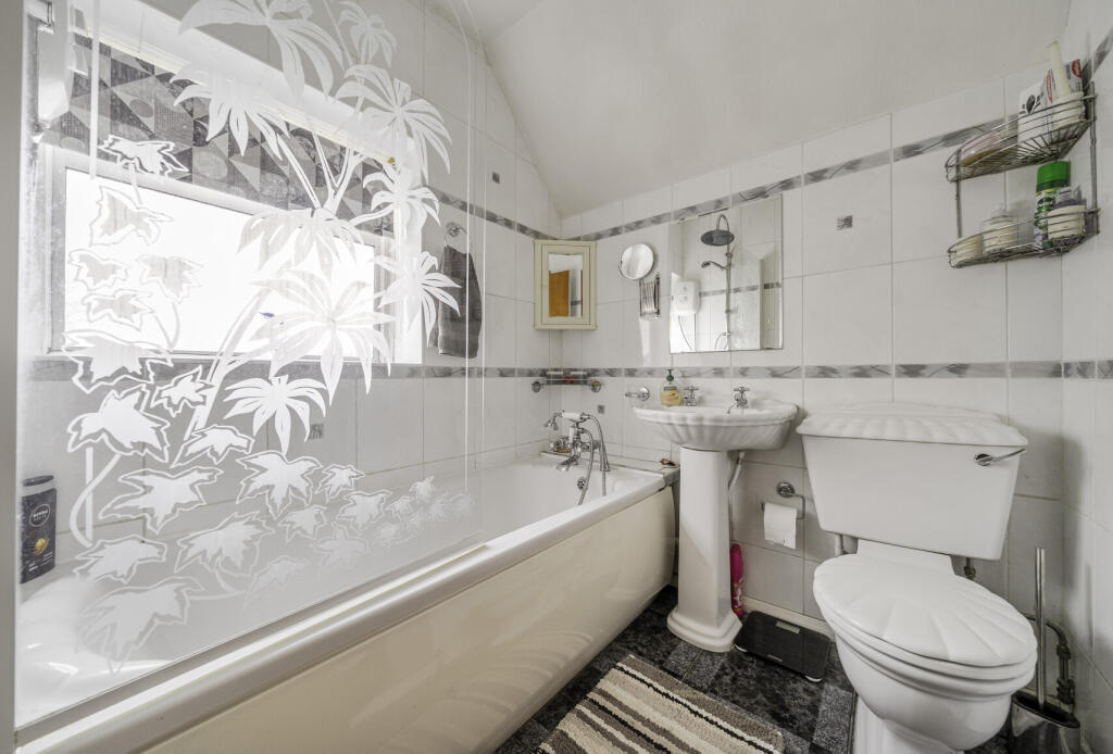 1341889-3-68a4446...