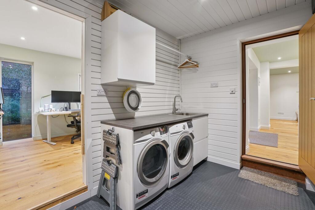 Garage/Utility Room