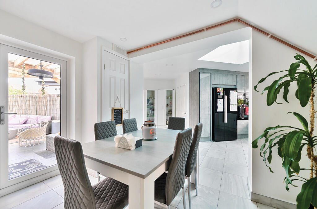 28-681c95843ae95-...