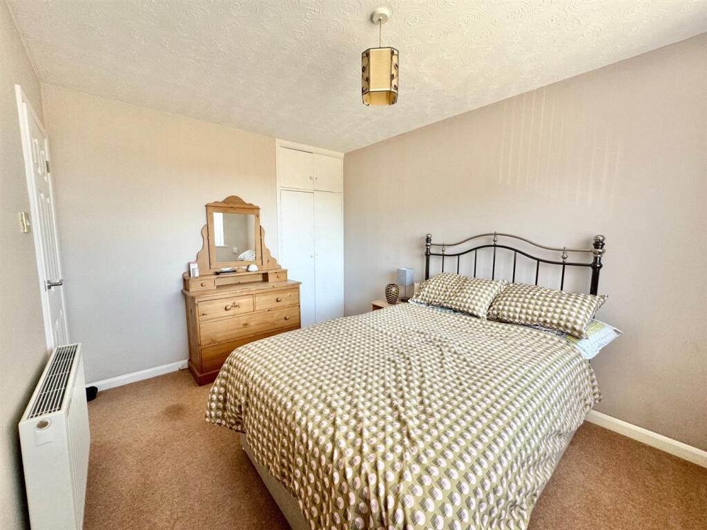 Bed1.jpg