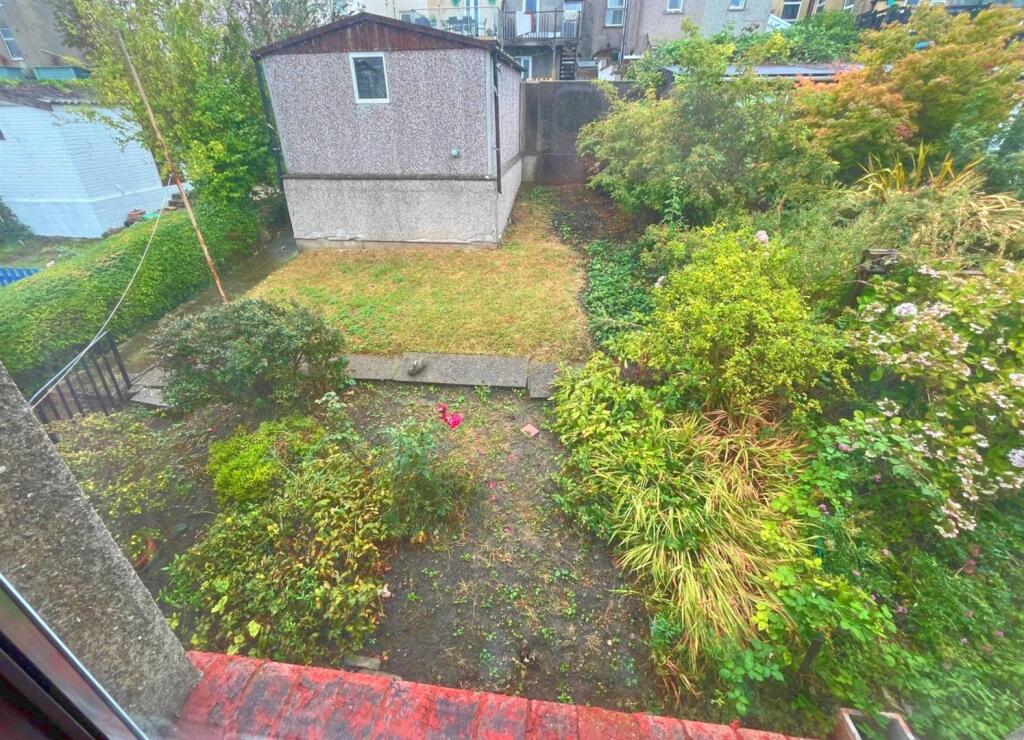 Rear garden and garage.jpg