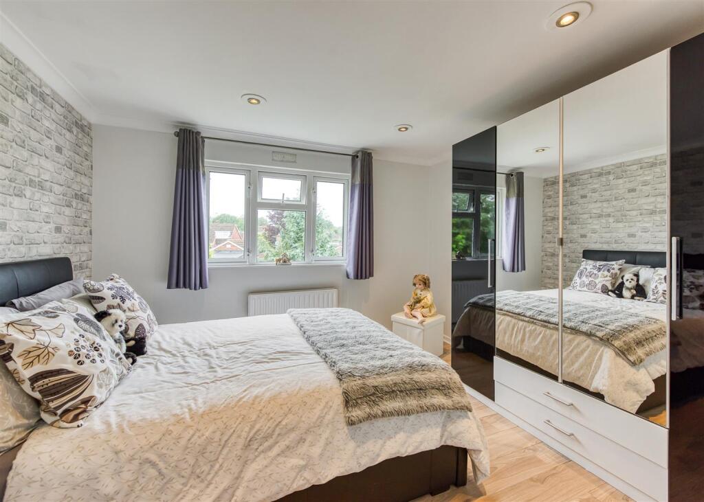 8 Barrington Close-07.jpg