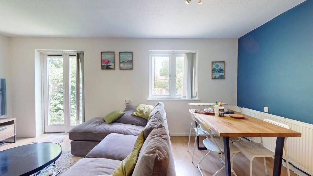 Living Dining Spa...