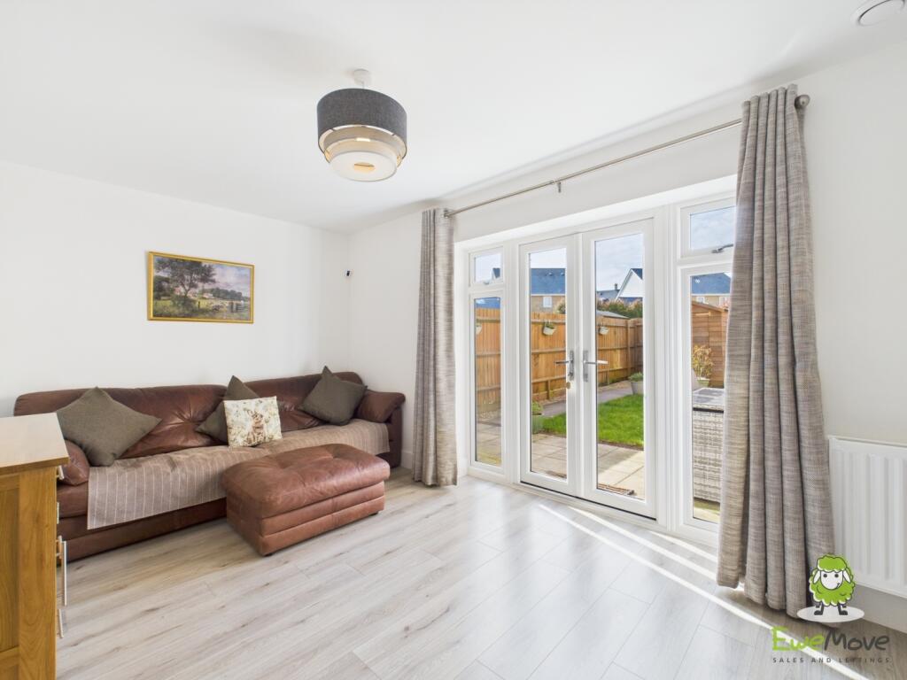 CAM03778G0-PR0186-STILL009