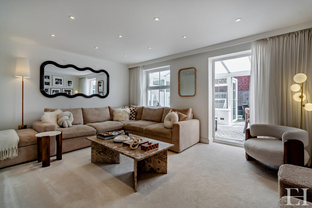 8656154-interiorW...
