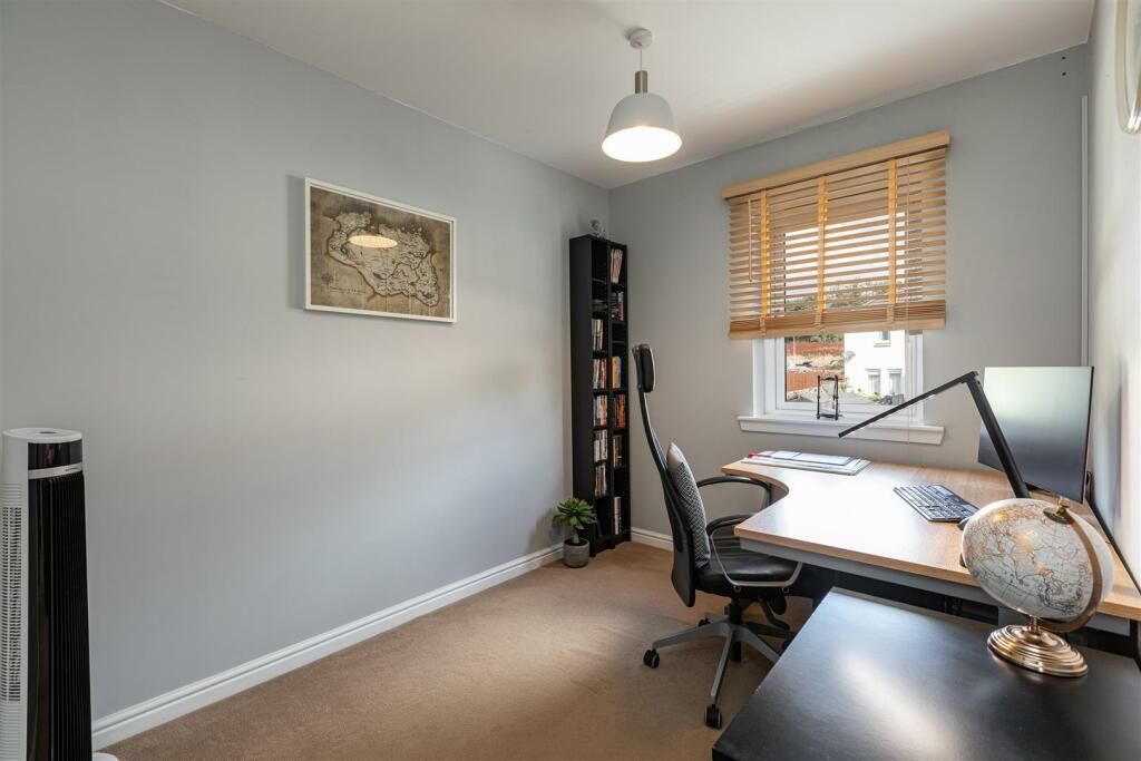10 Queen Elizabetb Square Galashiels 44.JPG