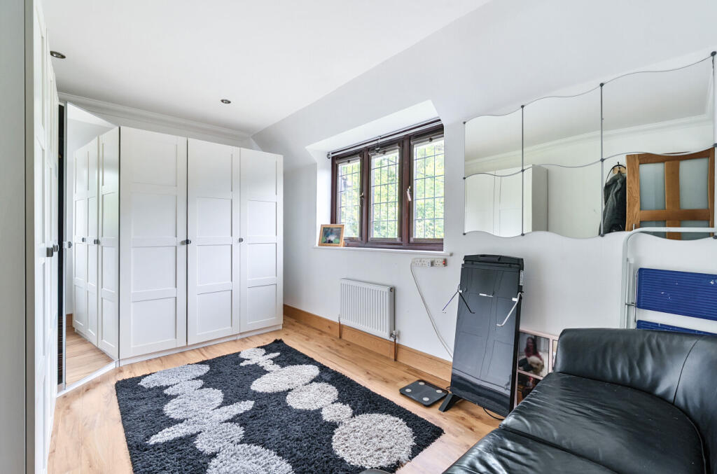 1301860-12-684234...