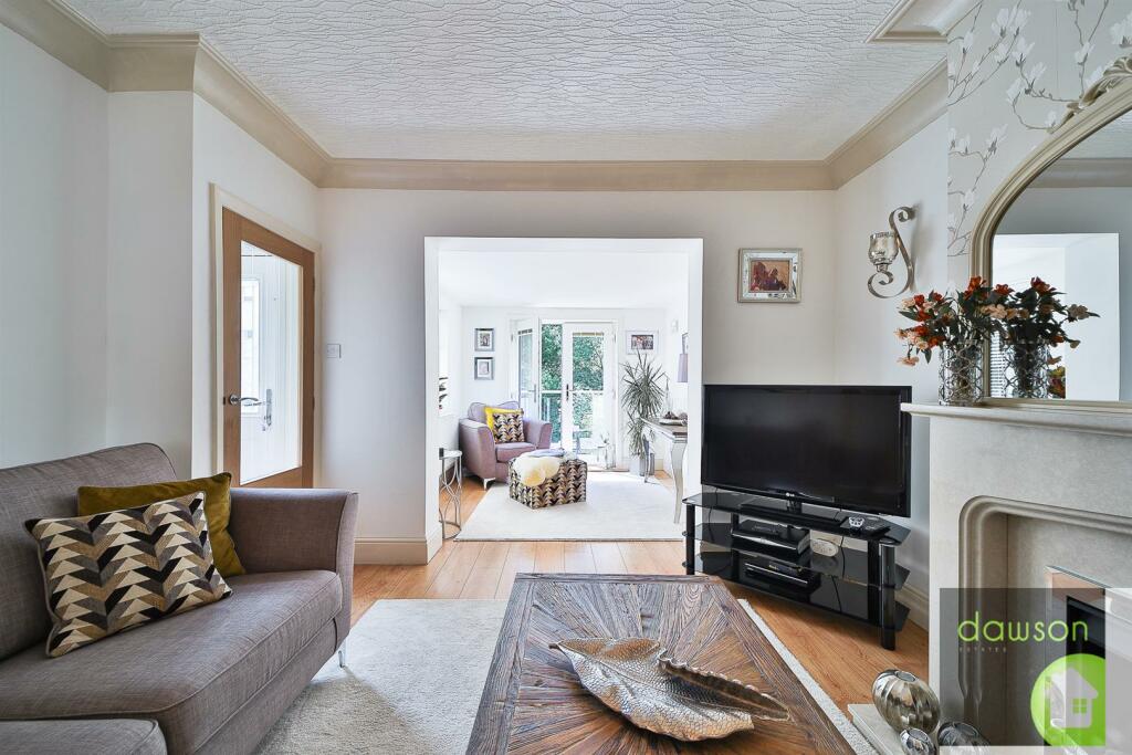 Lounge/Dining Room/Sun Room