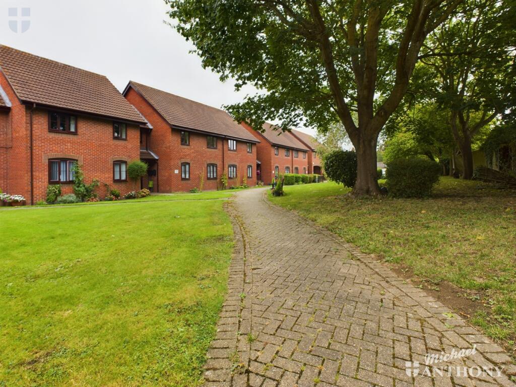 CAM03852G0-PR0080-STILL009