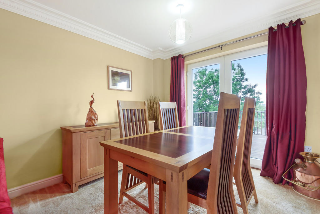 Living / Dining R...
