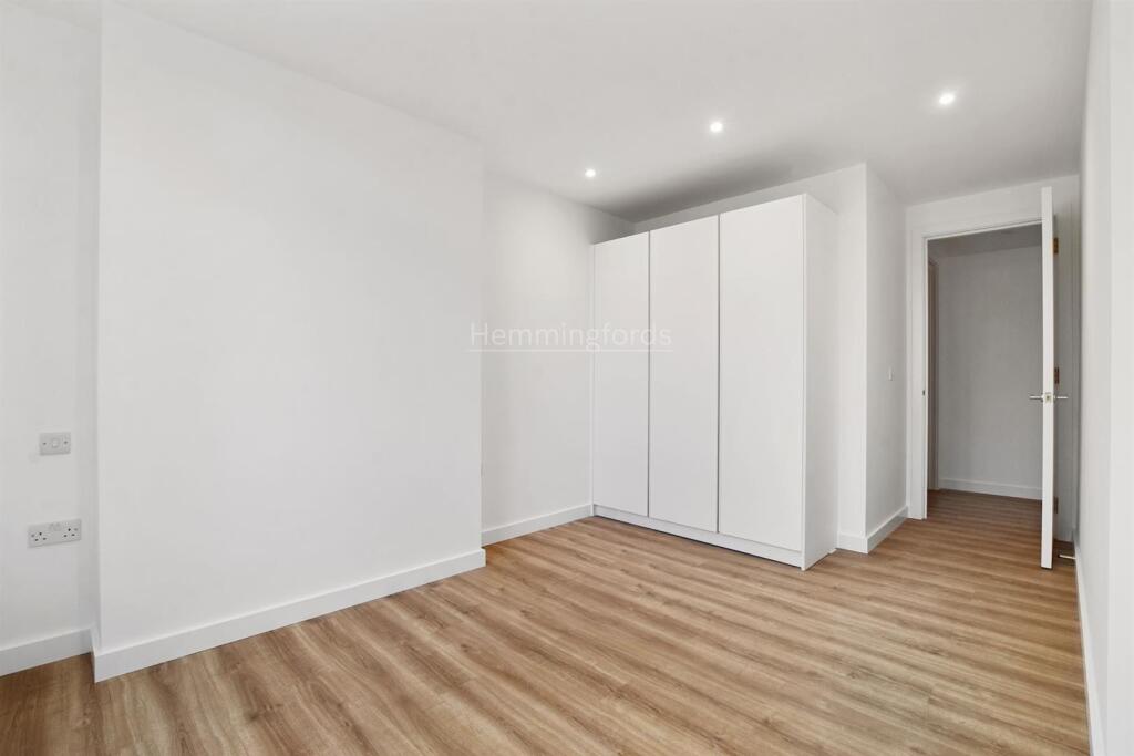 02-35e9GCHMF - 3 Solent Lodge - Bedroom  4-Origina