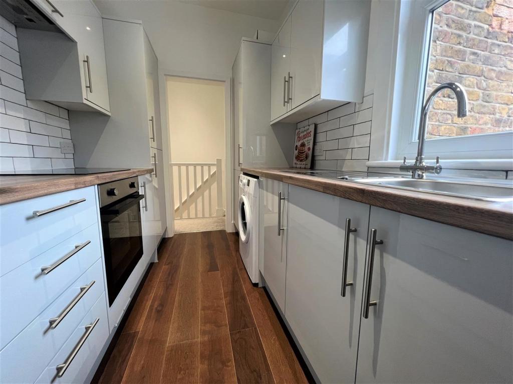 Kitchen1.jpg