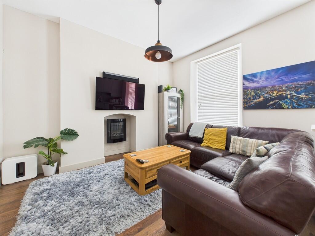 CAM03974G0-PR0134...