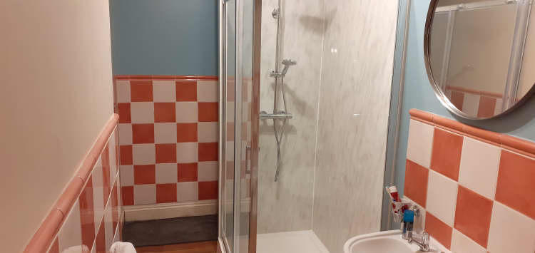 Shower/WC