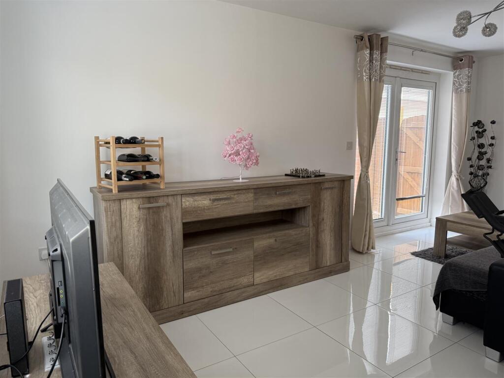 Lounge Dining Room