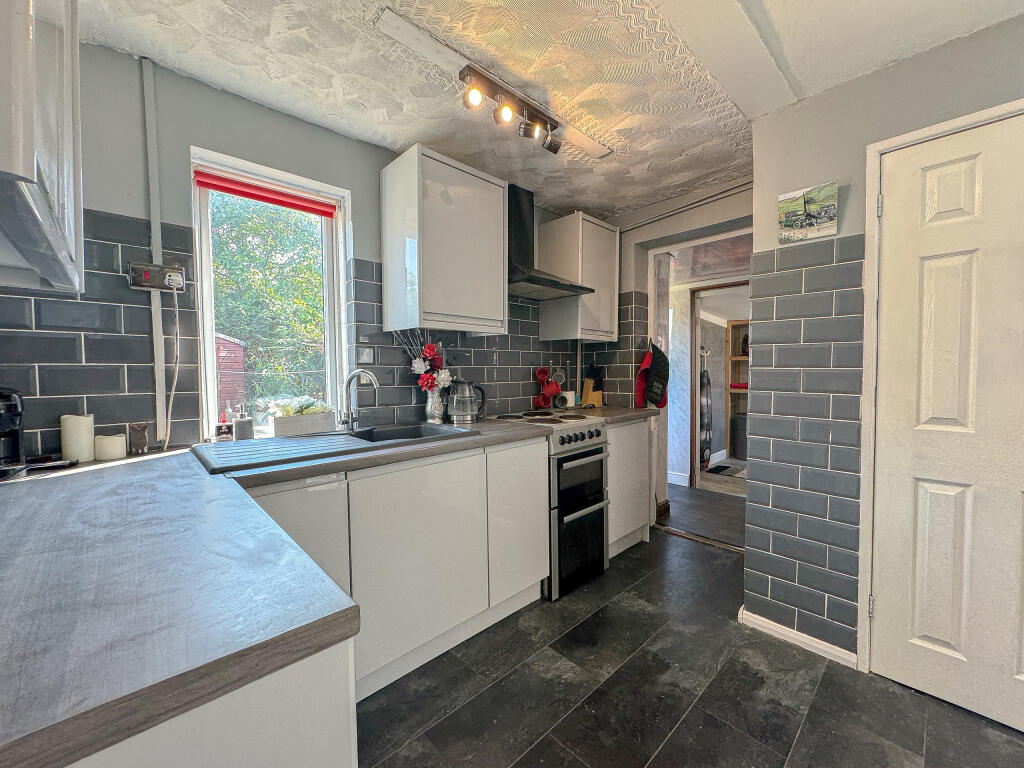 Kitchen (2)