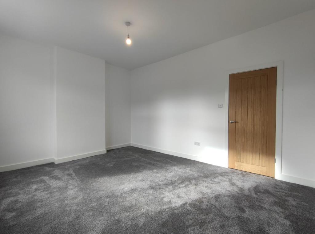 Main Bedroom Aspect 2