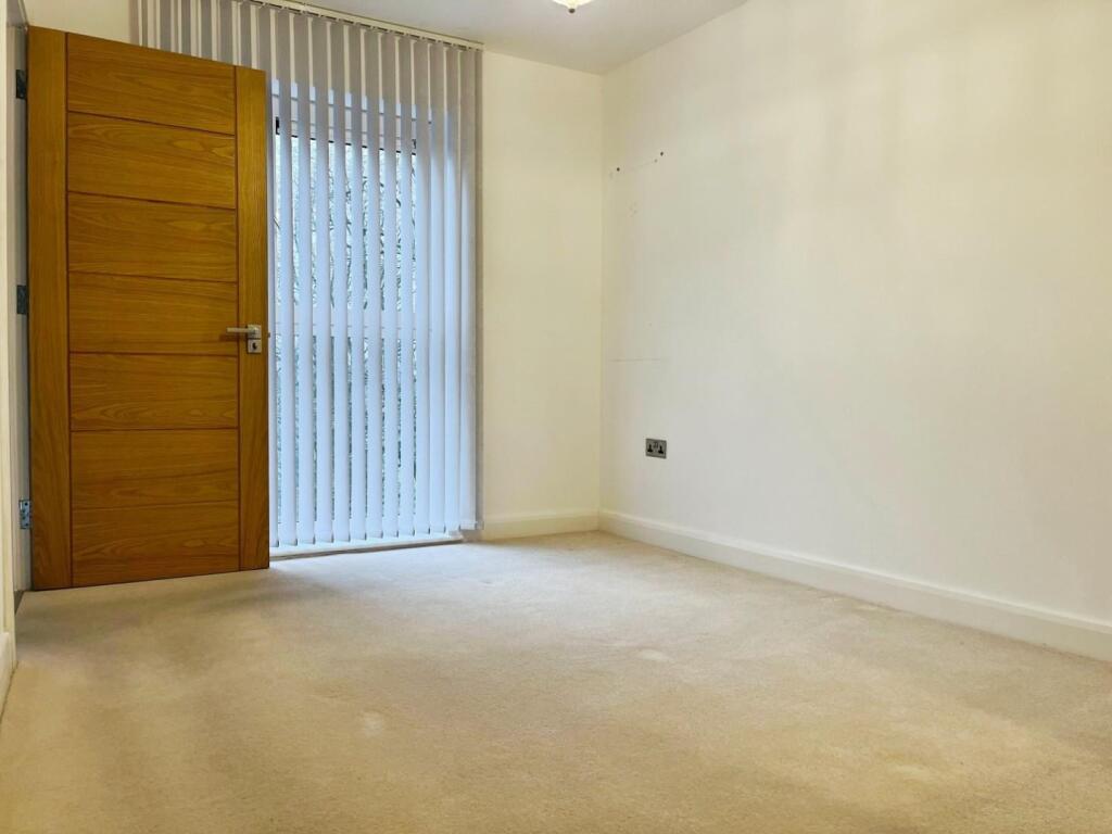 372d95ea-MASTER 20BEDROOM.jpg