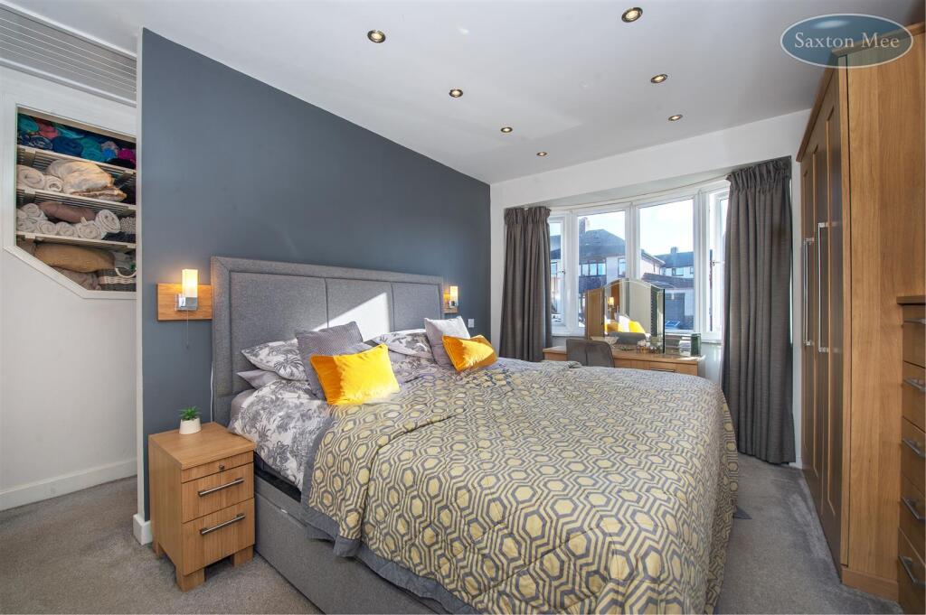 54 Stanwood Crescent - bedroom 1 3825.jpg