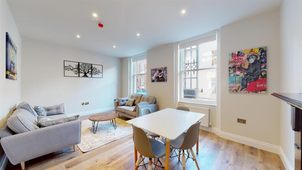 High Street 3a Living Dining Room 1.jpeg