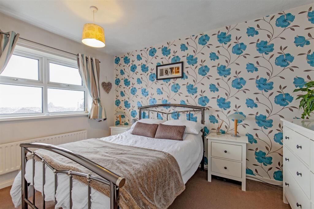 Bedroom 1-1.jpg