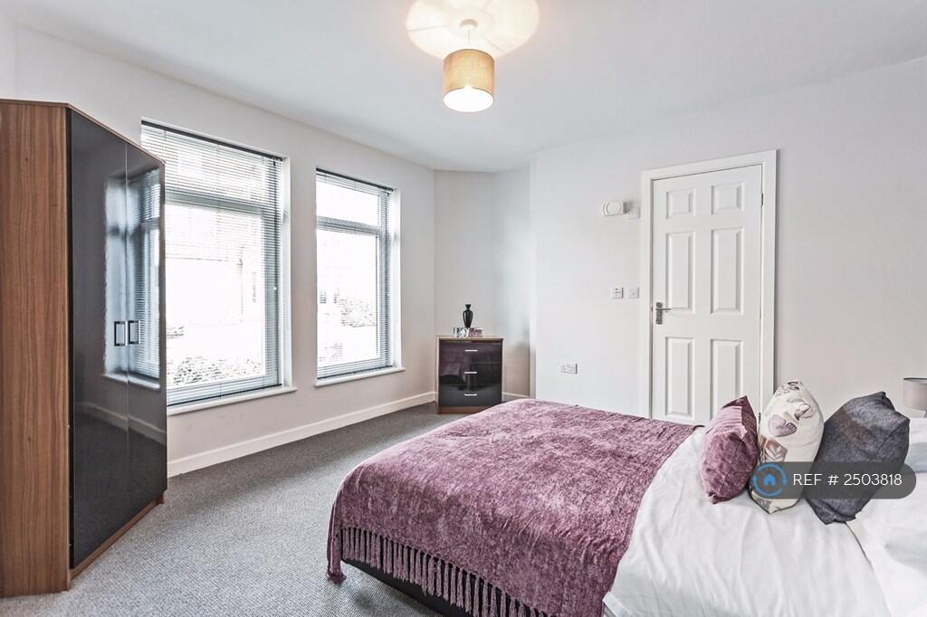 Room 1- Double Ensuite Let