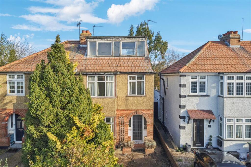 Knighton Way Lane, New Denham