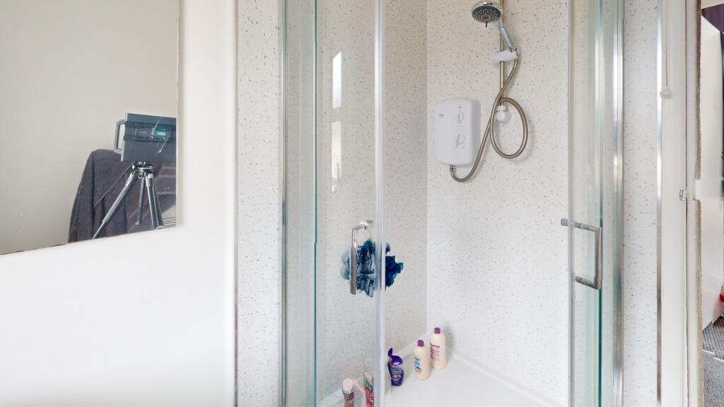 1-Tennyson-Street-Bathroom