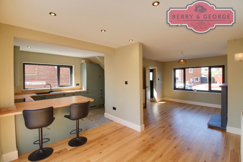 KITCHEN / DINER