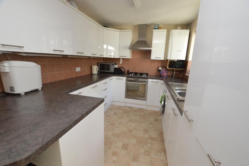 Kitchen/B&#39;Fast Room