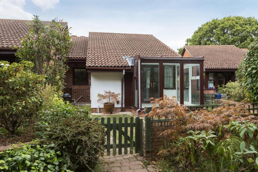 Front of property.jpg