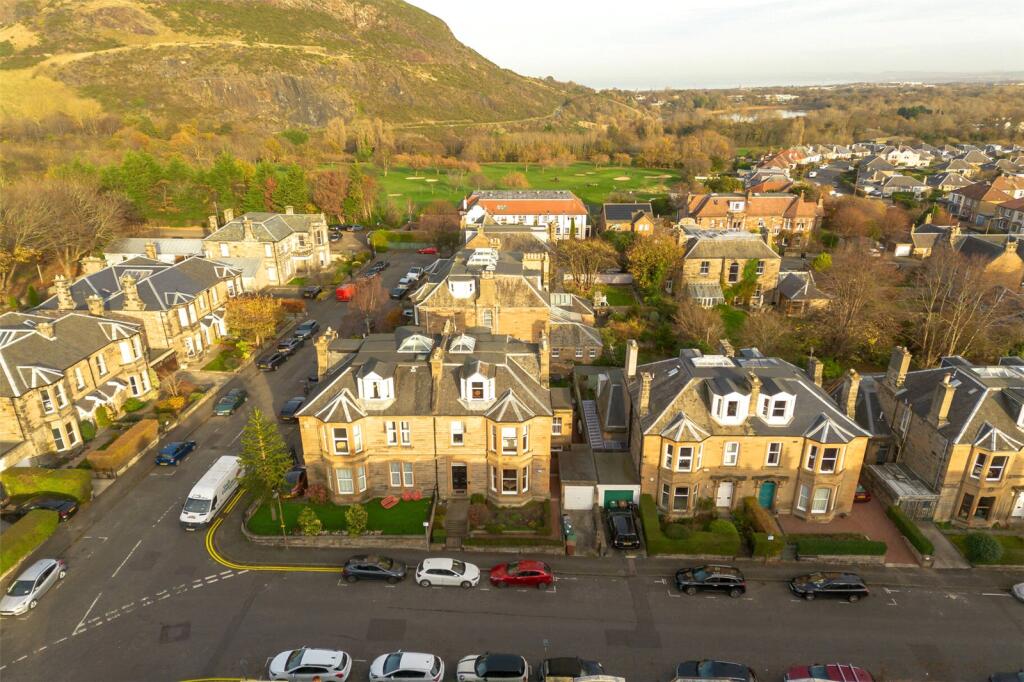 Marchhall Cres D16