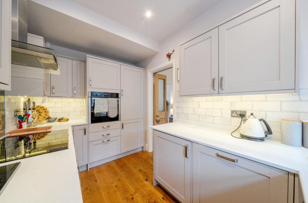 Harrogate Estate Agent Kitchen2