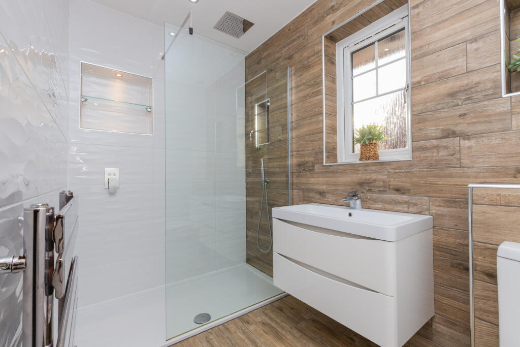 1 deanston park, barrhead L-36