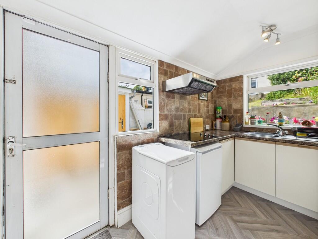 CAM03974G0-PR0173...