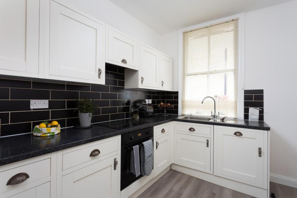 Furlong House-24_Cottage Kitchen.jpg