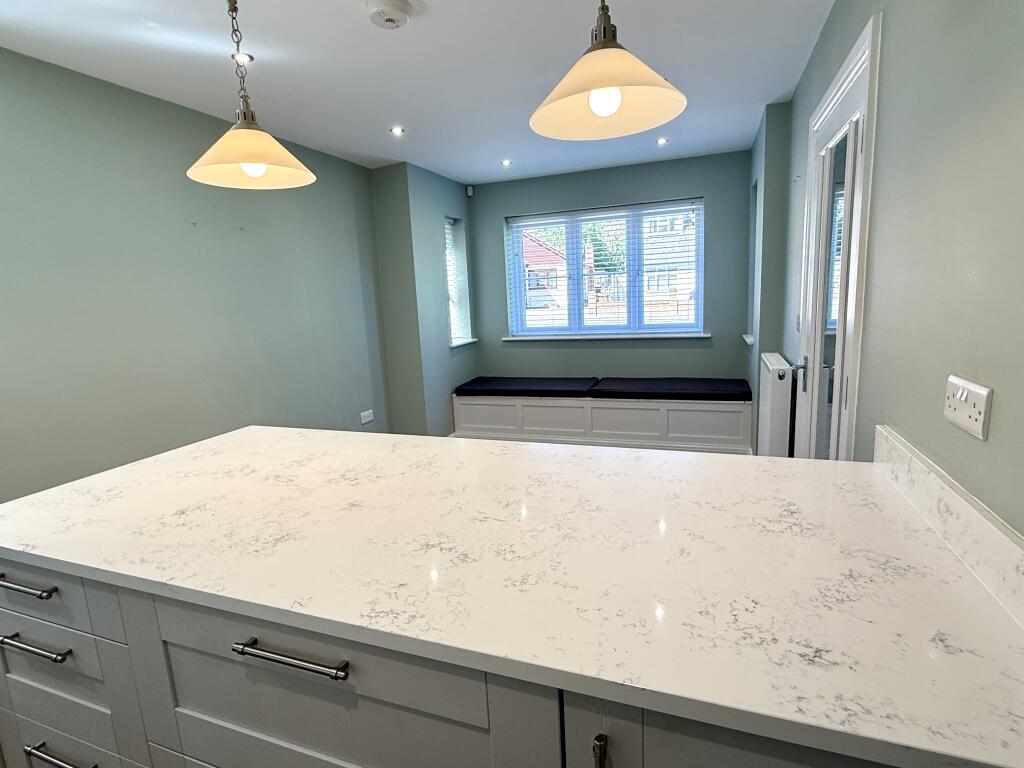 Kitchen/ Dining room