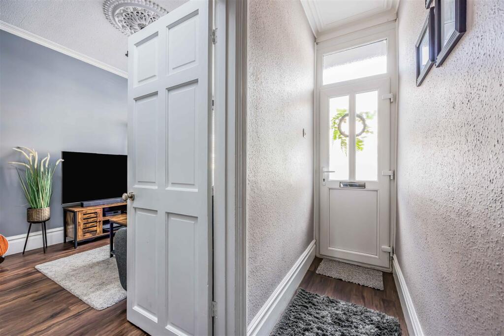 6 Seafield Road, Baffins-Small-PorticoMarketing-So