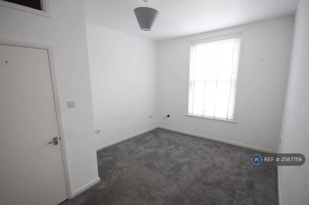 Bedroom Pic 1